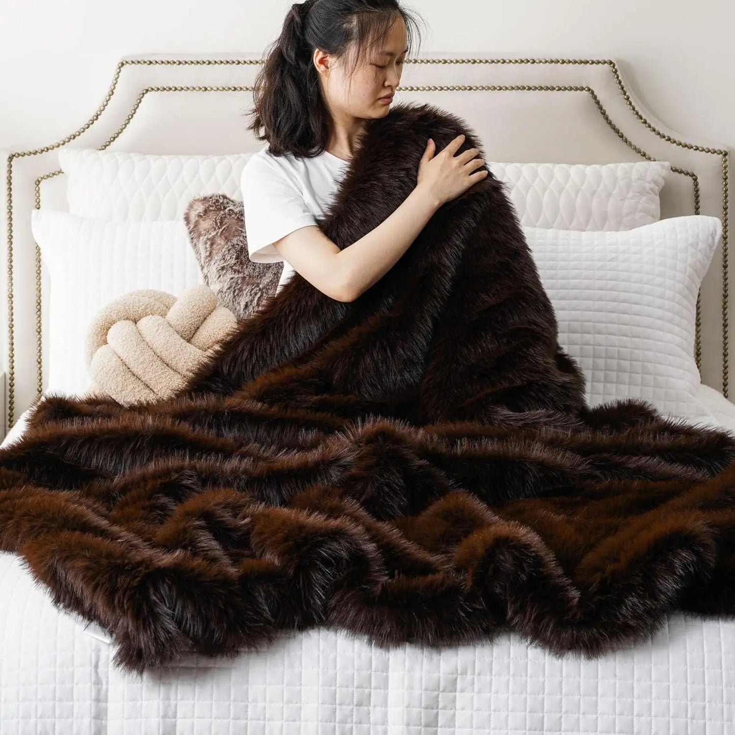 Premium Plush Faux Fur Throw Blanket For Cozy Home Decor