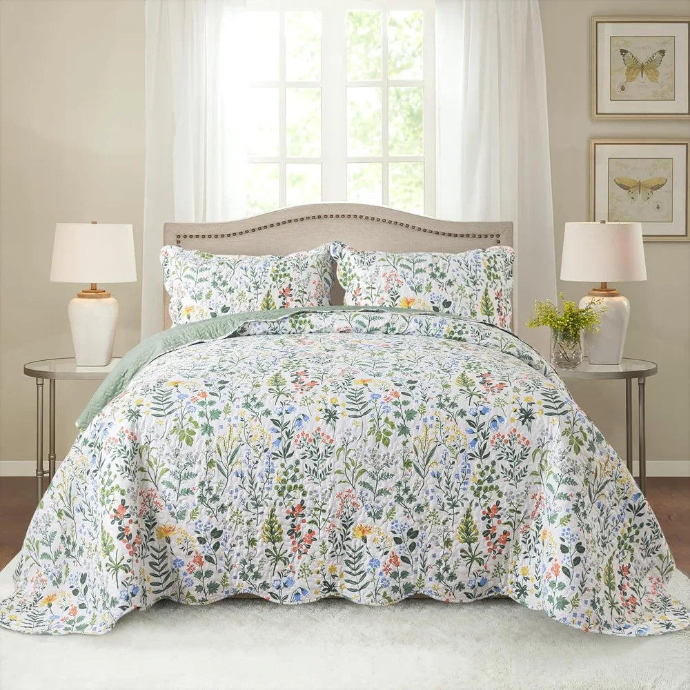 Floral Quilt Set Lightweight Patchwork Cotton Bed Coverlets 3 Piece