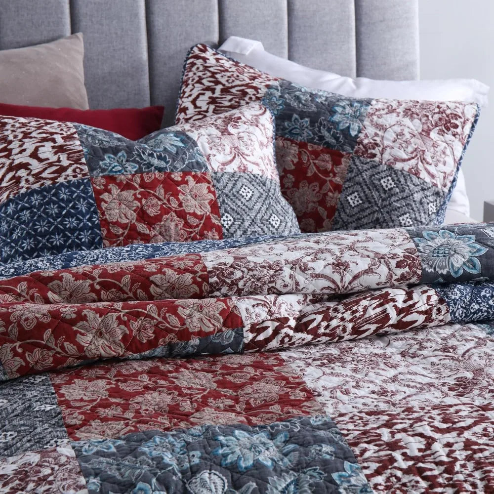 Cotton Polyester Comforter Set With Two Pillow Shams Patchwork