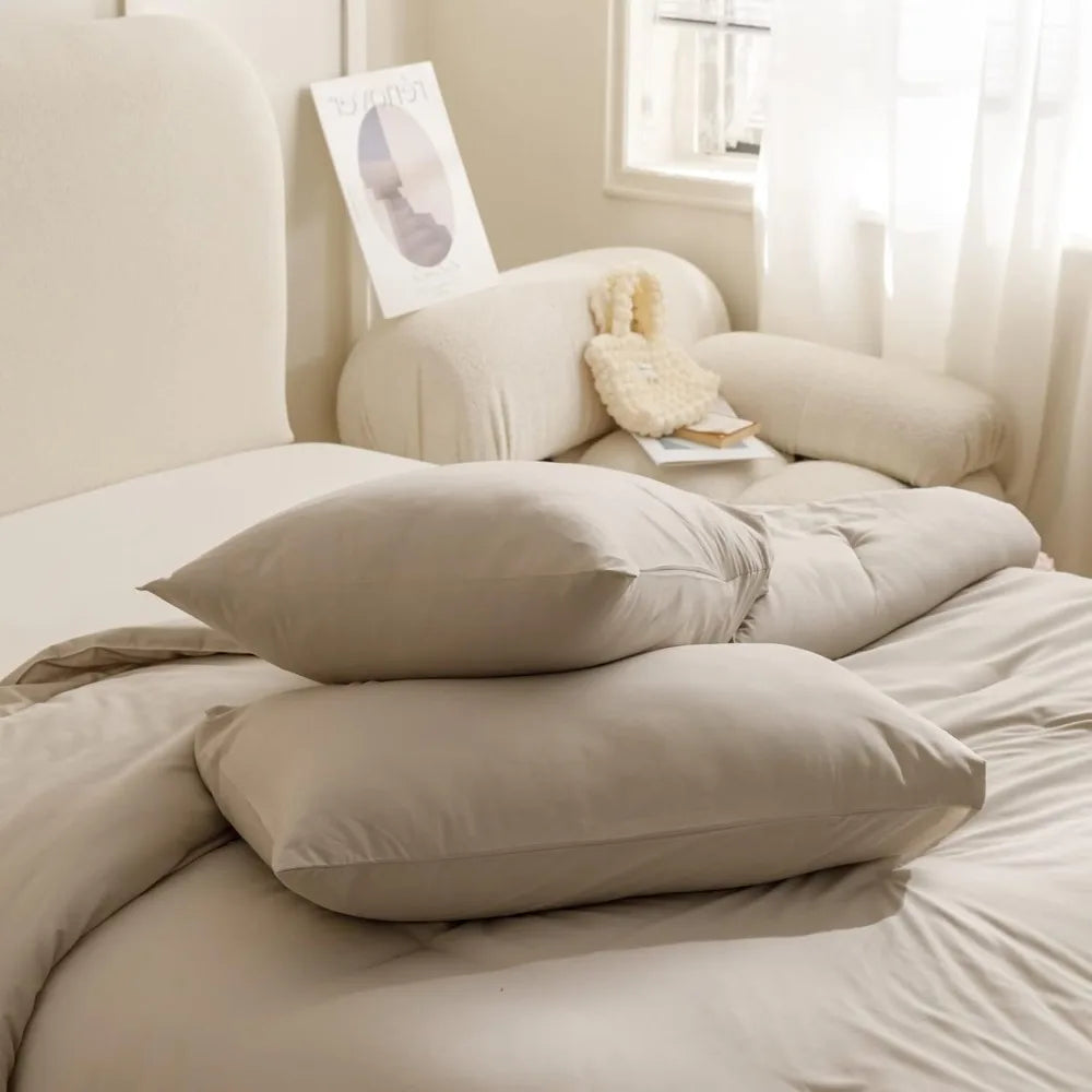 Lightweight Polyester Cotton 3pc Comforter Set With Pillowcases