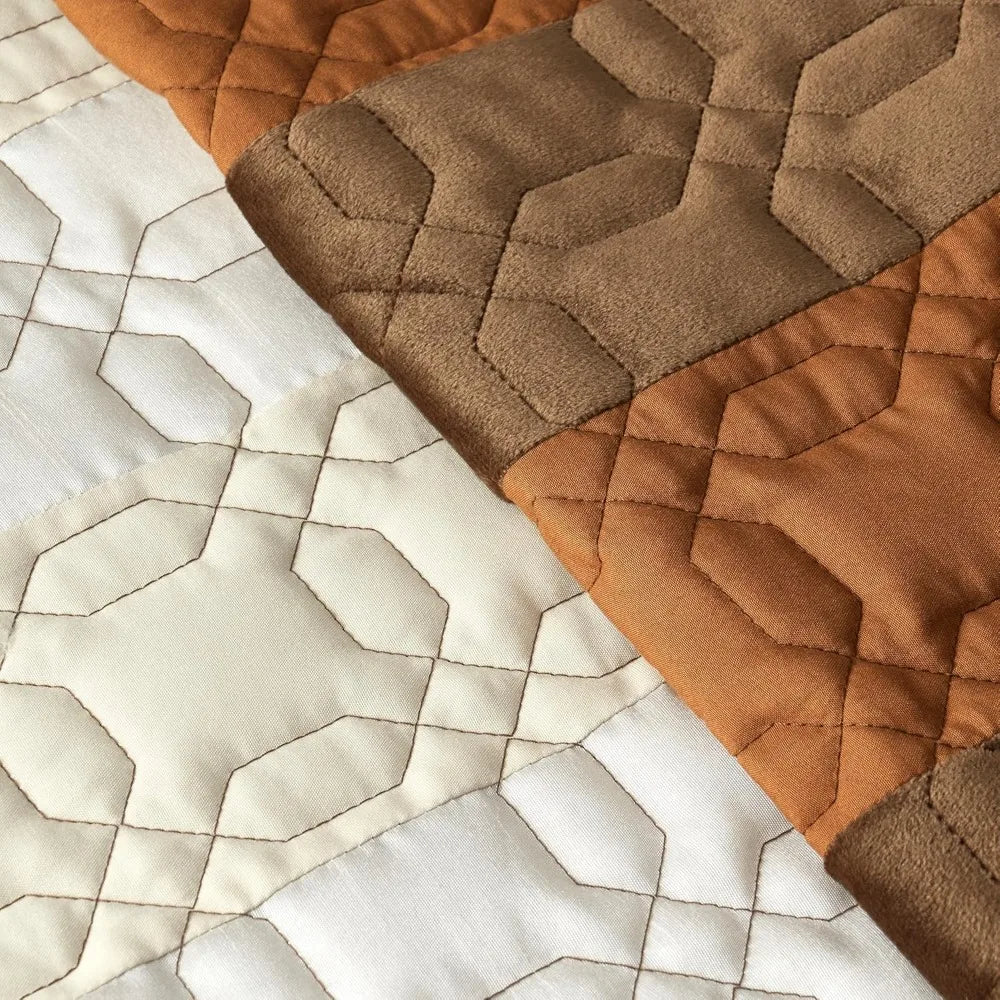 Patchwork Quilt Set Farmhouse Velvet Bedding Lightweight Polyester Cotton